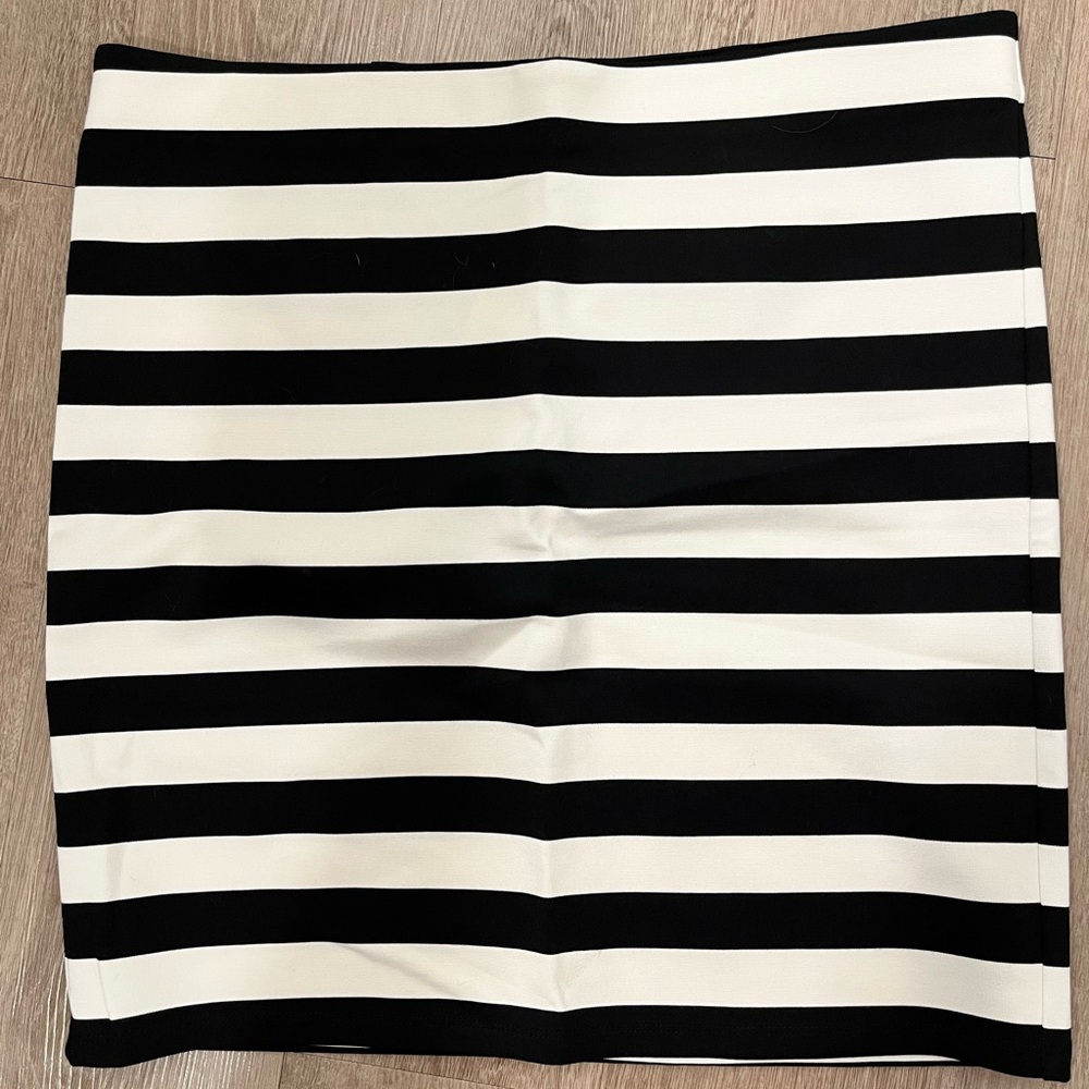 NWT LOFT Pull-on Pencil Skirt
